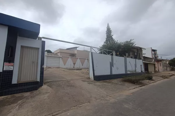 Casa com 4 suites pequeno à Venda, Candeias, Vitória da Conquista, BA - Foto 4