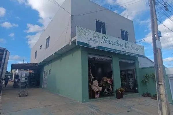 Ponto comercial + 2 apartamentos na parte superior, na Av. Santa Helena, esquina com a Nilo Peçanha - Foto 3