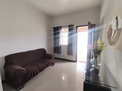 Casa Duplex (solta) com 5/4 sendo 1 suíte, com garagem para 4 carros no Bairro Felícia na região - Foto 5
