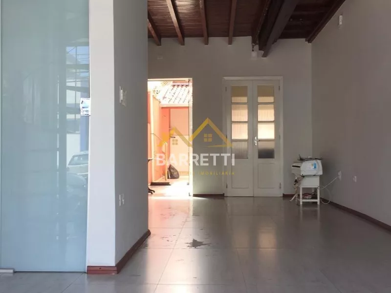 Casa comercial à venda no centro com 3 salas e 3 banheiros - Foto Principal