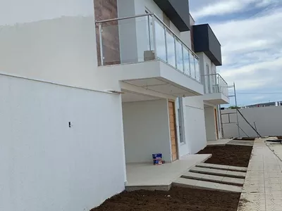 Casa duplex solta de 3 quartos sendo 2 suítes + piscina + espaço gourmet com churrasqueira à ven - Foto 2