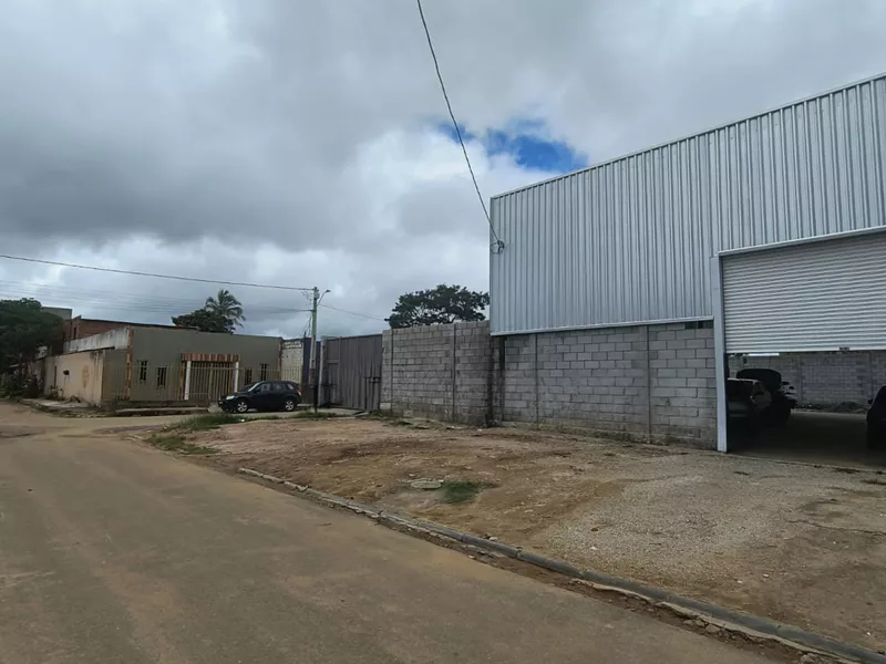 Galpão de 180m2 a venda, construído em terreno de esquina de 600mts, localizado no Bairro Jurema, - Foto Principal