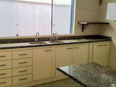 Casa à venda com 290 m² no Centro, com 4 quartos (sendo 1 suíte), quintal e 3 vagas de garagem - Foto 6