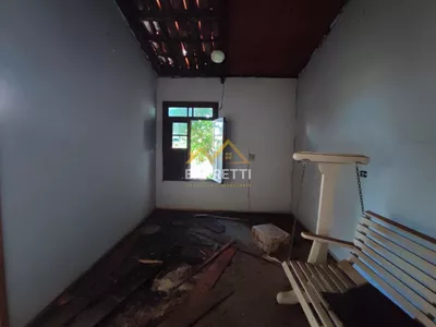 Casa à venda com 1.212 m², contendo quatro quartos, três salas, quatro banheiros e quatro vagas de garagem - Foto 49