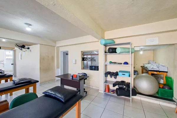 Casa Comercial à Venda em Contagem (Bairro Glória) – Frente, 720 m² Internos - Foto 5