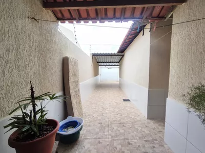 Casa Duplex (solta) com 5/4 sendo 1 suíte, com garagem para 4 carros no Bairro Felícia na região - Foto 26