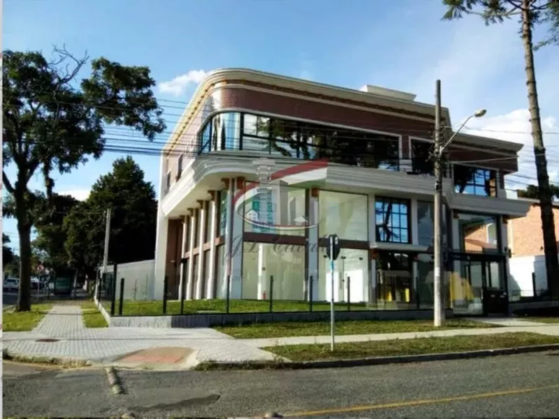 Loja com 100² de esquina no Água Verde para locação - Foto Principal