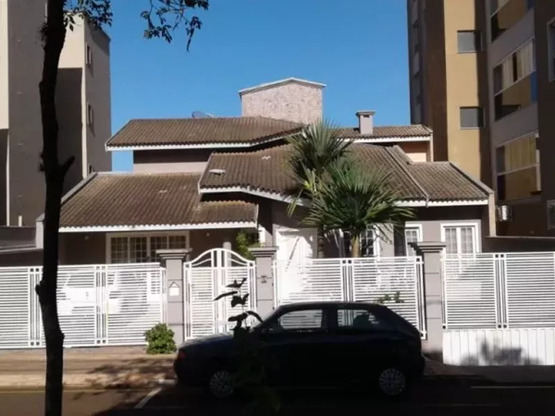 Cornélio Procópio - Casa Assobradada - 5 quartos - Centro - Foto Principal