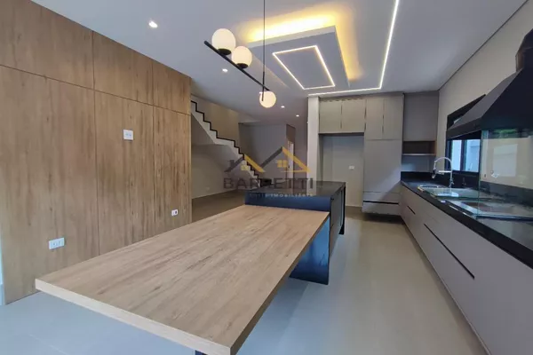 Sobrado à venda com 196 m², 3 quartos, 5 banheiros, 2 vagas de garagem e piscina, localizado no condomínio Lazuli Club - Foto 1