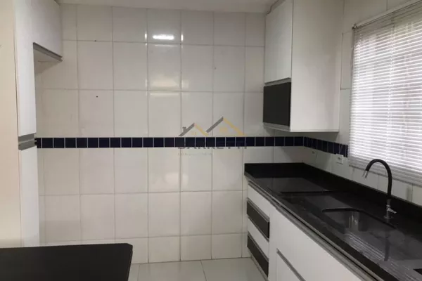 Sobrado à venda de 75m², com 2 quartos, 1 banheiro, 1 vaga de garagem e quintal, no Condomínio Vila Santa Clara - Foto 5