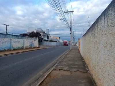 Terreno na Av. Pará esquina, parte de cima, esquina com a Av. Paramirim. 3 terrenos urbanos com 300 - Foto 4