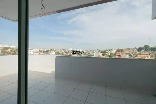 Cobertura Duplex Prédio 100% revestido com elevador no Santa Monica! - Foto 2