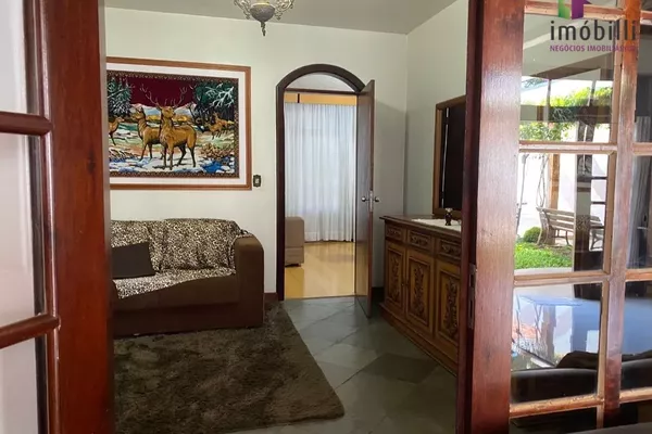 Casa com Edícula, 02 Suites e Piscina. - Foto 6