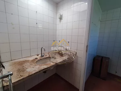 Casa à venda com 1.212 m², contendo quatro quartos, três salas, quatro banheiros e quatro vagas de garagem - Foto 25