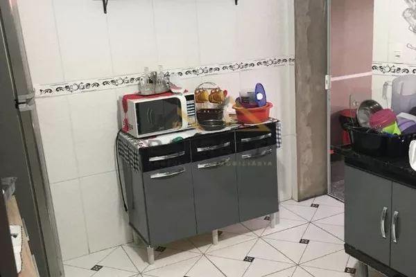 Casa à venda de 175m² com 3 quartos, 1 banheiro e 2 vagas de garagem, localizada no bairro Balbo - Foto 2