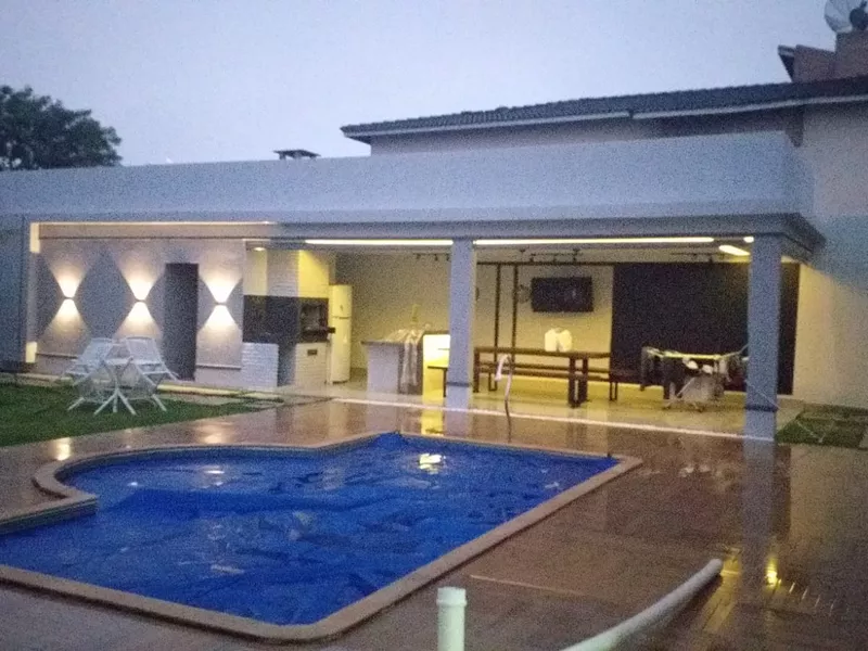 Casa com dois pavimentos , alto padrão , 3 suítes, 3 salas, piscina, área gourmet no Alto da Boa - Foto Principal