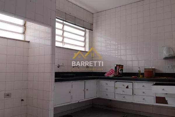 Casa para locação no São Dimas, com 307 m², 6 quartos, 3 banheiros, quintal e 2 vagas de garagem - Foto 6