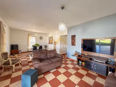 Chácara à venda no bairro Dois Córregos com 347m², 4 quartos sendo 1 suíte, área gourmet e piscina - Foto 7