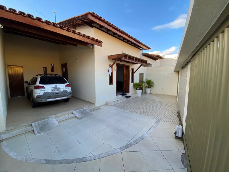 Ótima Casa à venda, 4 quartos sendo 2 suítes, 3 vagas de garagem, Recreio, Vitória da Conquista, - Foto Principal