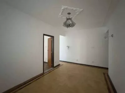 Vendo amplo apto 2 dormitórios 4 andar fundo.  - Foto 4