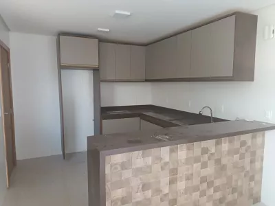 Casa duplex solta de 3 quartos sendo 2 suítes + piscina + espaço gourmet com churrasqueira à ven - Foto 14