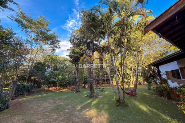 Chácara à venda no Bairro Santa Rita com 213 m² de construção, 5 quartos (sendo 1 suíte), 3 banheiros e amplo quintal - Foto 3