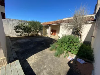Vendo casa de 3 quartos na região do bairro Candeias,Vitória da Conquista, BA - Foto 2