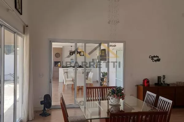 Casa de alto padrão à venda, com 1200m² de terreno, 4 quartos (3 suítes com closet), 4 banheiros e piscina, no Condomínio Colinas do Piracicaba - Foto 6