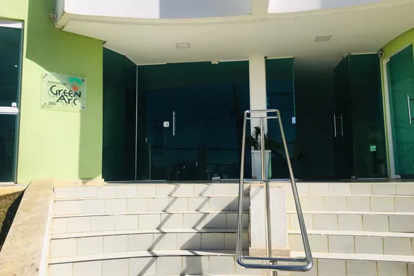 Vendo excelente apartamento de 3 quartos sendo 1 suíte, todo mobiliado, 103M² + 2 Elevadores no Ca - Foto 3