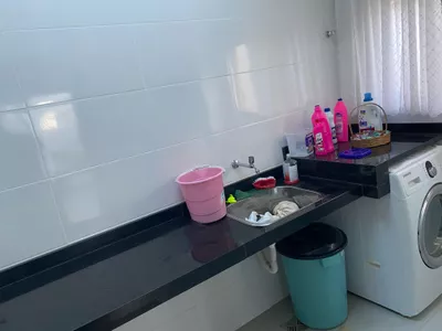 Linda Casa de 4 quartos sendo 3 suítes mais dependência completa e 4 vagas de garagem no Alphavill - Foto 18