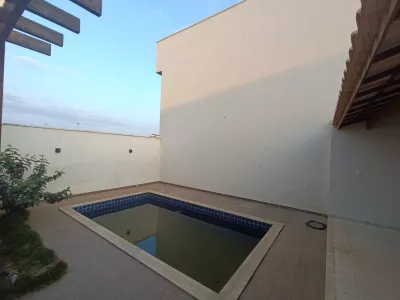 Casa duplex solta de 3 quartos sendo 2 suítes + piscina + espaço gourmet com churrasqueira à ven - Foto 41