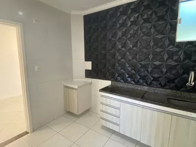 Excelente apartamento de 2 quartos sendo 1 suíte de 1ª andar com planejados na cozinha e quartos p - Foto 11