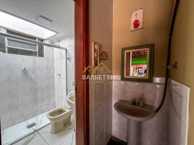 Casa disponível para venda e locação no Colinas do Piracicaba, com 298 m² de área construída. Possui 3 quartos, sendo 1 suíte, piscina, chalé e 6 vagas de garagem - Foto 24