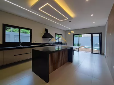 Sobrado à venda com 196 m², 3 quartos, 5 banheiros, 2 vagas de garagem e piscina, localizado no condomínio Lazuli Club - Foto 2
