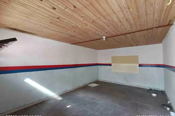 Conjunto comercial para locação com 6 salas, 3 banheiros, pátio grande no Alto Maron, Vitória da - Foto 6