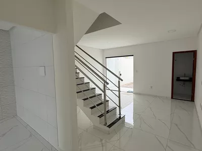 Casa duplex de 3 quartos sendo 2 suítes, garagem 2 carros + quintal - Foto 8