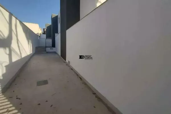 Casa Duplex com Entrada Individual e Quintal Privativo em Localização Estratégica - Foto 4