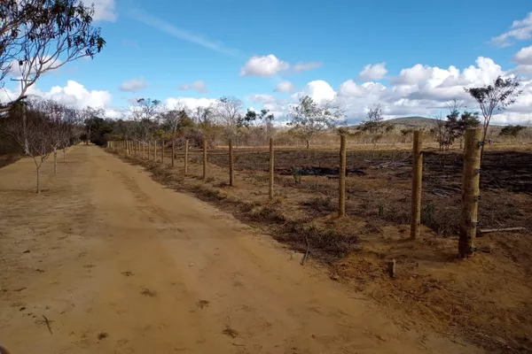 VENDO OU TROCO Sítio de 20 mil m² dentro de cond. fechado já com cerca, no Terra Estância das Ro - Foto 4