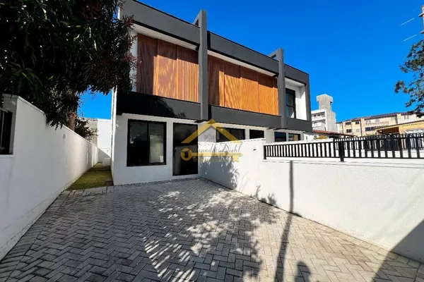 Sobrado a Venda,  Praia dos Ingleses Do Rio Vermelho em Florianópolis - Foto 1
