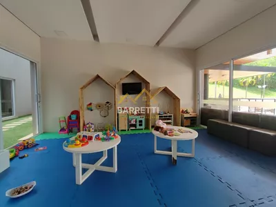 Sobrado à venda, com 305m², 3 suítes, 5 banheiros, piscina e 4 vagas de garagem no condomínio Villa D'Aquila - Foto 40