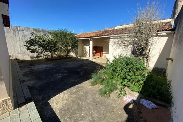 Vendo casa de 3 quartos na região do bairro Candeias,Vitória da Conquista, BA - Foto 2