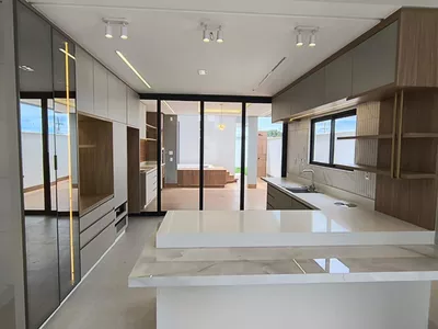 ALPHAVILLE 2 - Casa térrea com 3 Suítes + Varanda Gourmet com Hidro, Garagem coberta para 2 carros - Foto 27