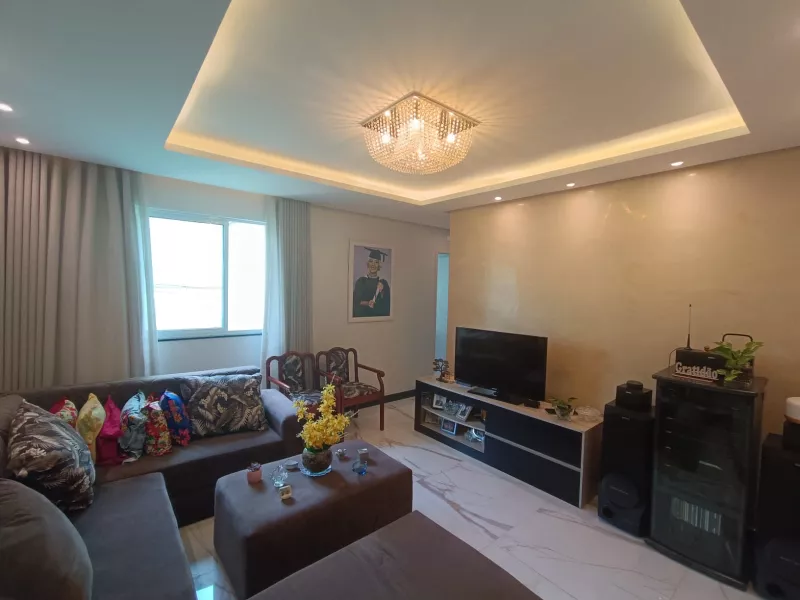 Lindo Apartamento à Venda no 1º Andar com garagem coberta no bairro Candeias, Vitória da Conquist - Foto Principal
