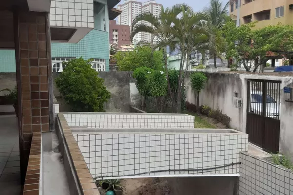 Apartamento duplex reformado com 2 suítes + dependência + terraço à venda, Jardim Armação, Sal - Foto 5
