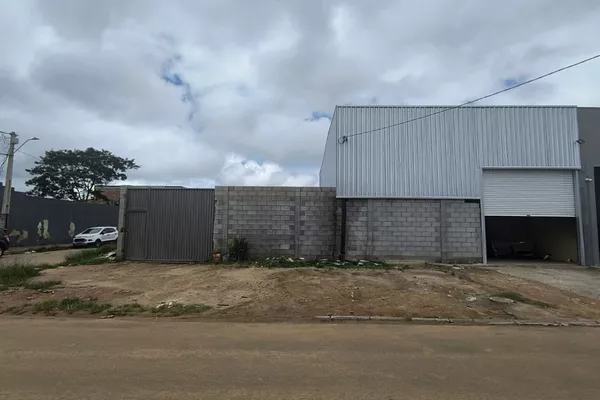 Galpão de 180m2 a venda, construído em terreno de esquina de 600mts, localizado no Bairro Jurema, - Foto 2
