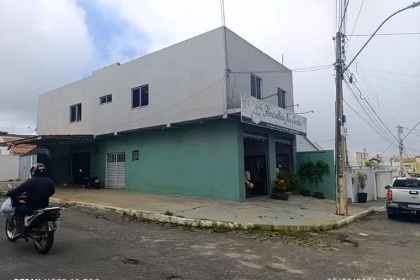 Ponto comercial + 2 apartamentos na parte superior, na Av. Santa Helena, esquina com a Nilo Peçanha - Foto 4