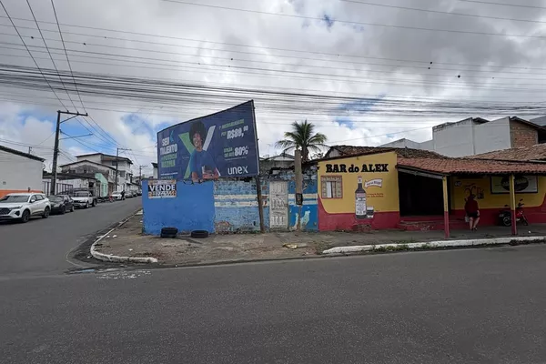 Terreno de esquina com 558,60 metros no Bairro São Vicente/Centro em Vitória da Conquista - Foto 2