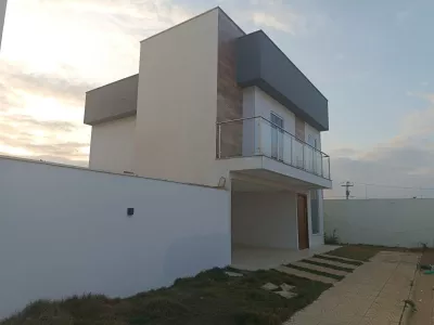 Casa duplex solta de 3 quartos sendo 2 suítes + piscina + espaço gourmet com churrasqueira à ven - Foto 4