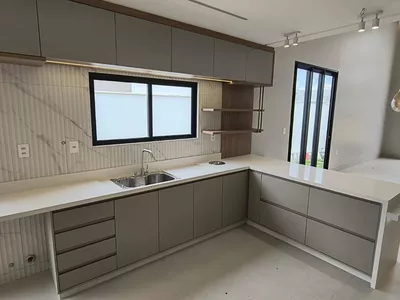 ALPHAVILLE 2 - Casa térrea com 3 Suítes + Varanda Gourmet com Hidro, Garagem coberta para 2 carros - Foto 29