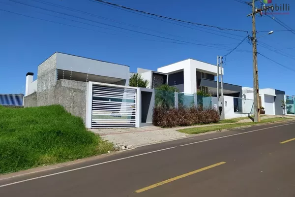Casa com Piscina no Bairro São Francisco - Foto 2